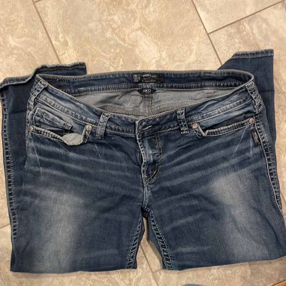 Silver Aiko Capris - Picture 3 of 5